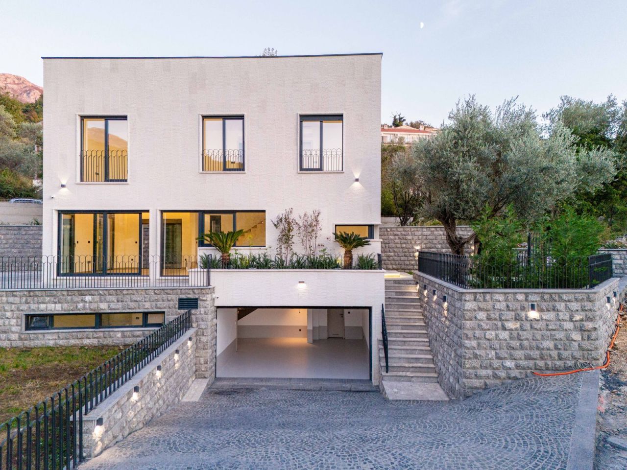 Вилла в Будве, Черногория, 240 м² - фото 1