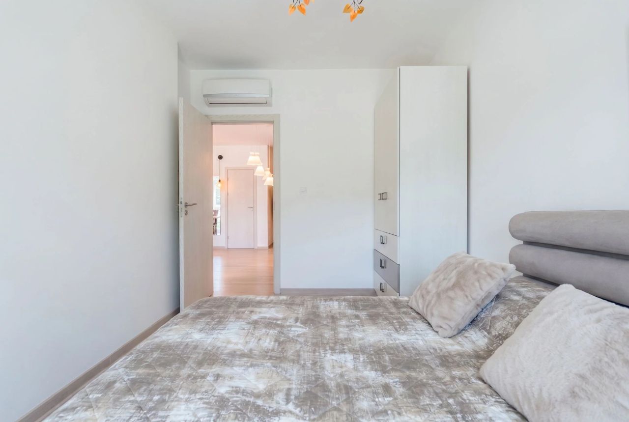 Квартира в Бечичи, Черногория, 84 м² - фото 17