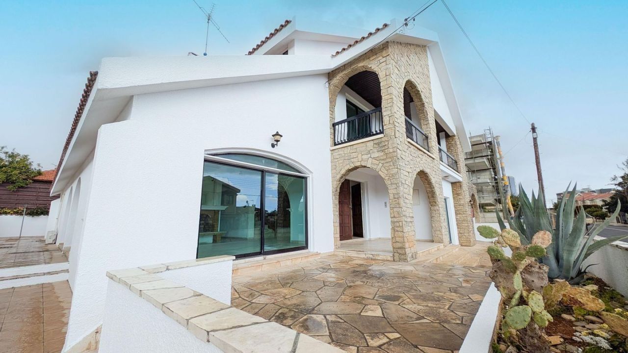 Вилла в Лимасоле, Кипр, 332 м² - фото 1