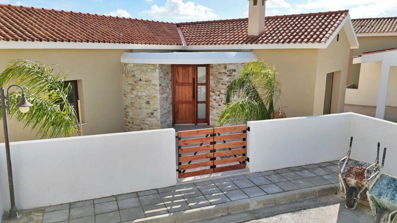 Вилла в Ларнаке, Кипр, 205 м² - фото 1