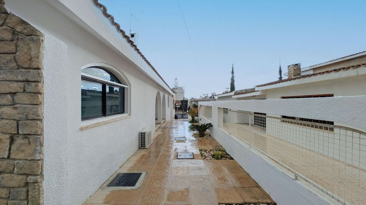 Вилла в Лимасоле, Кипр, 332 м² - фото 7