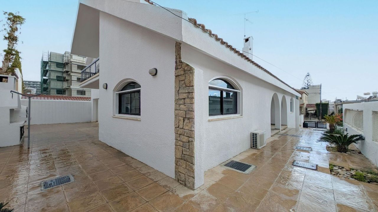 Вилла в Лимасоле, Кипр, 332 м² - фото 10