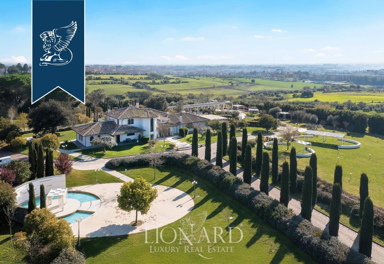 Вилла в Риме, Италия, 1 000 м² - фото 1