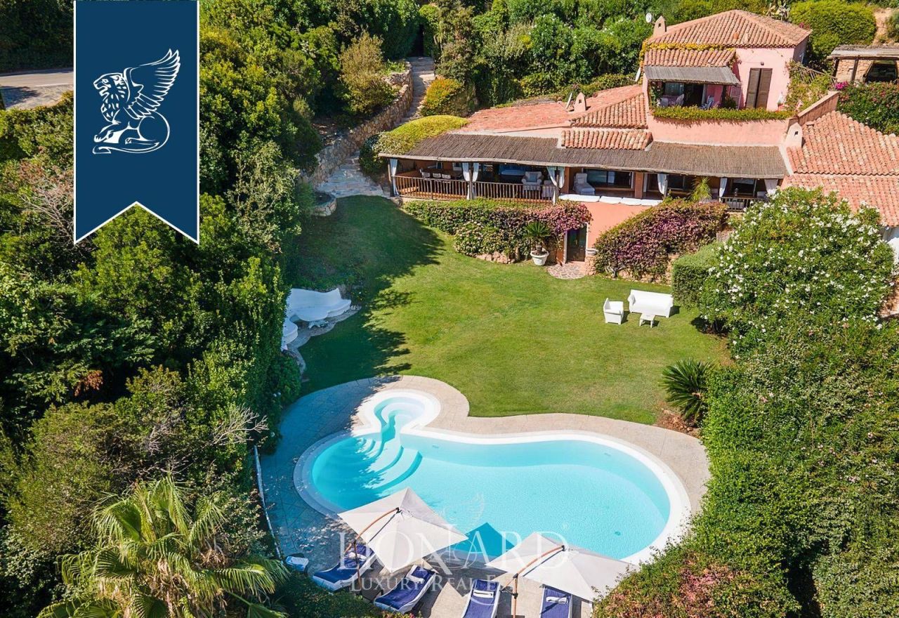 Вилла в Порто Черво, Италия, 230 м² - фото 2