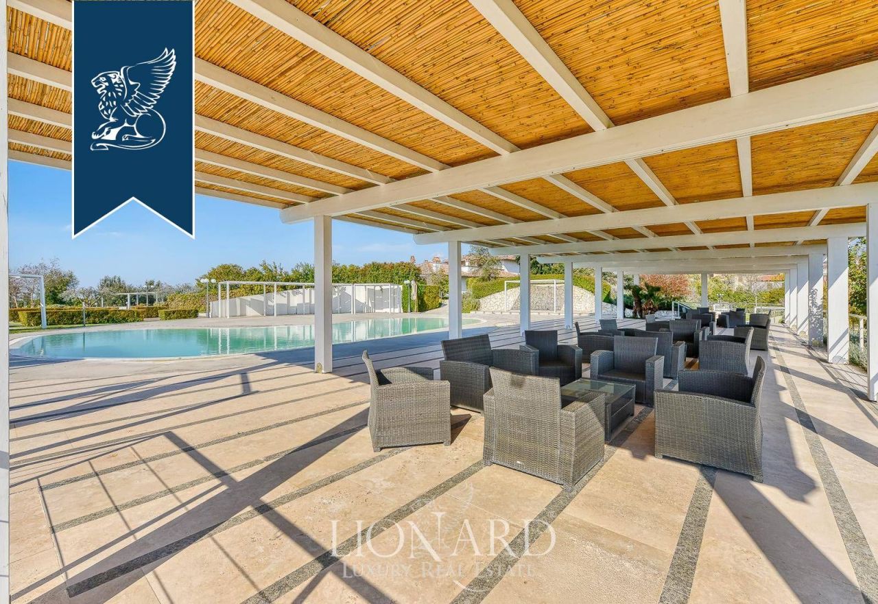 Вилла в Риме, Италия, 1 000 м² - фото 6