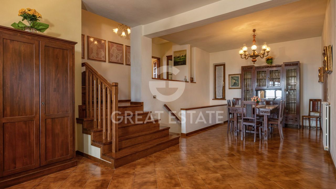 Дом Monte San Savino, Италия, 215 м² - фото 12