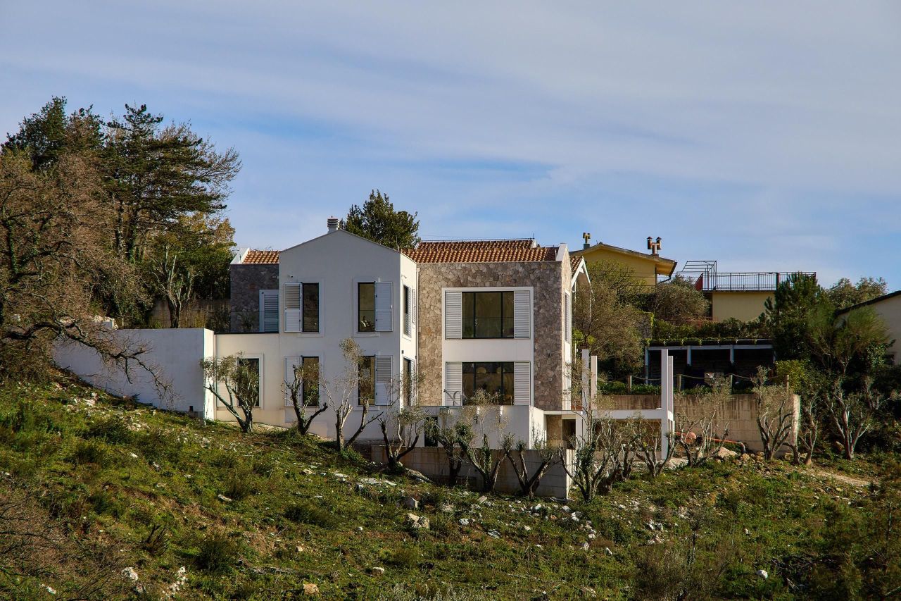 Вилла в Тивате, Черногория, 199 м² - фото 2