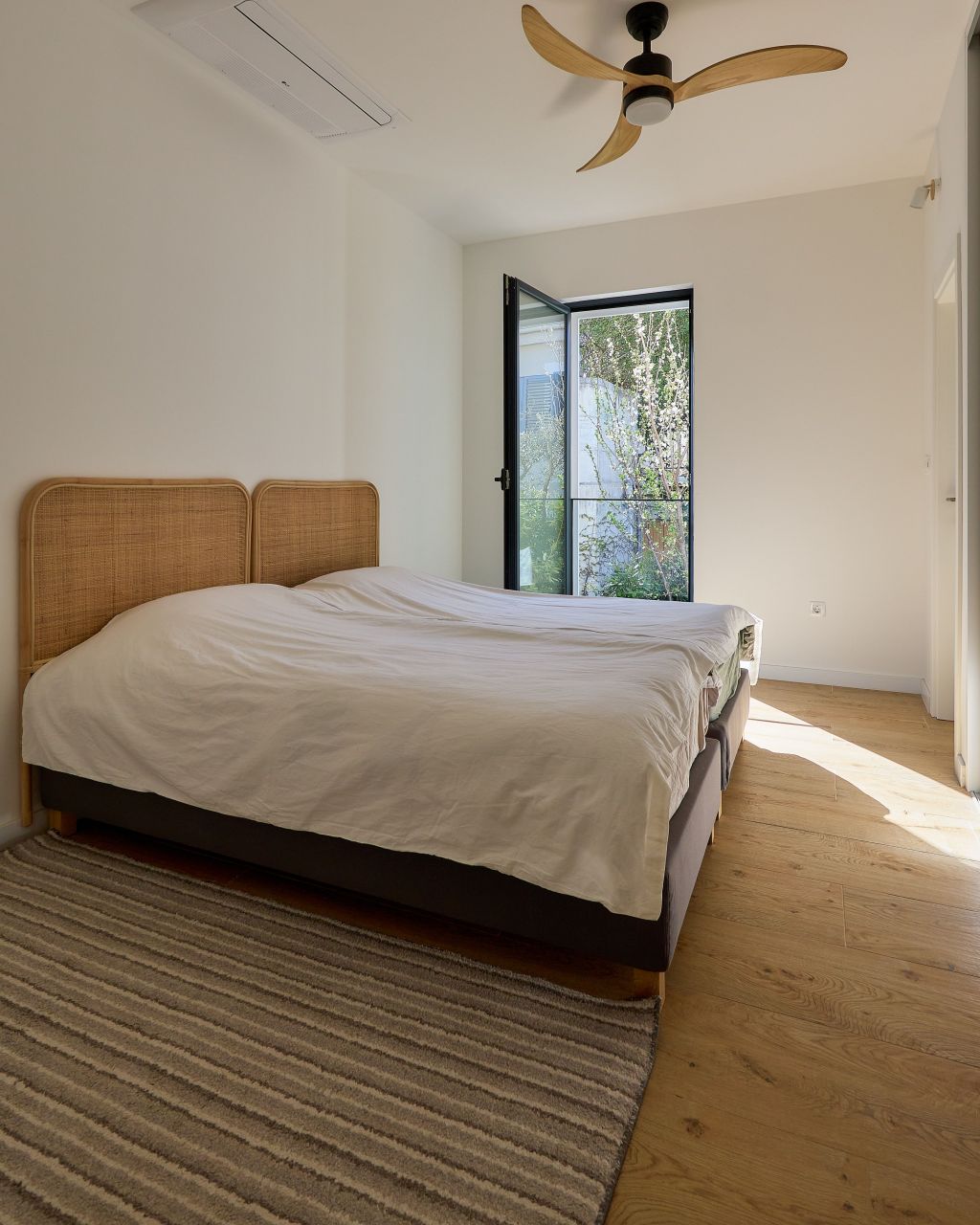 Вилла в Тивате, Черногория, 199 м² - фото 14