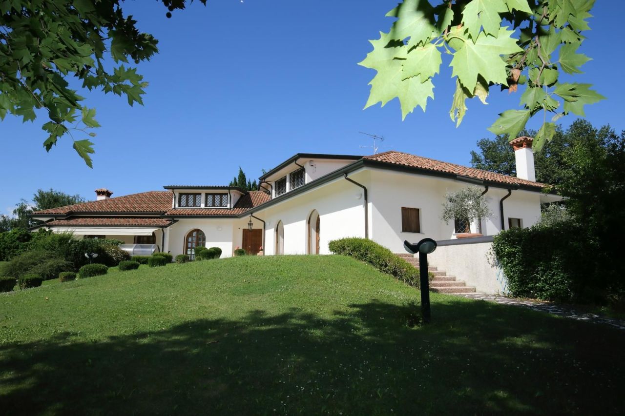 Вилла Fagagna, Италия, 746 м² - фото 1