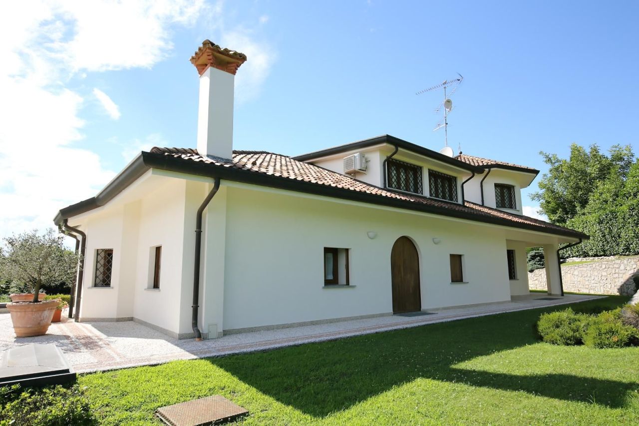 Вилла Fagagna, Италия, 746 м² - фото 2