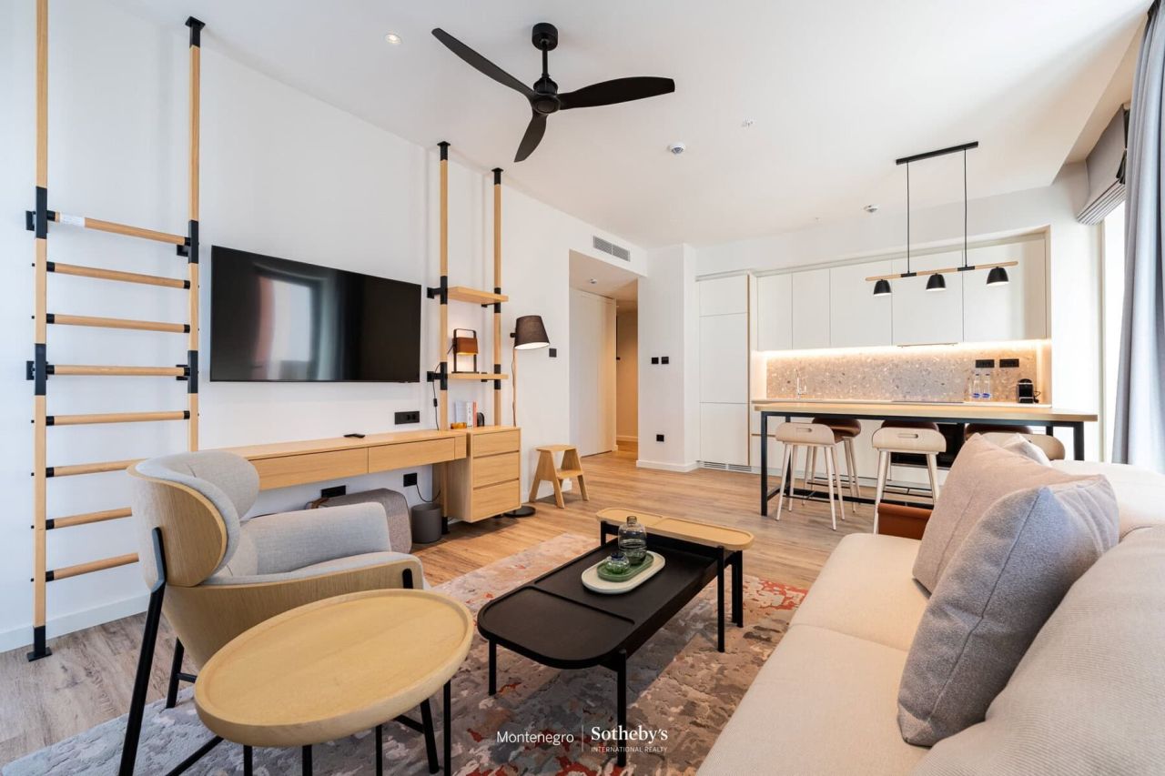 Апартаменты в Тивате, Черногория, 90 м² - фото 1