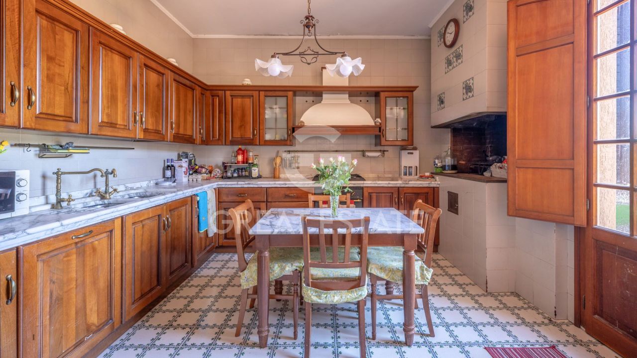Вилла в Сиене, Италия, 433 м² - фото 9