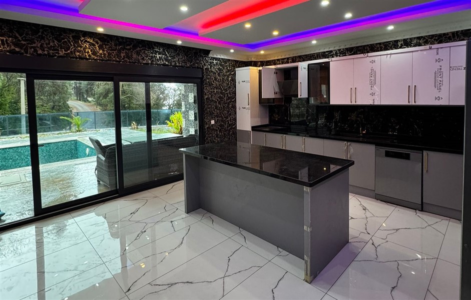 Вилла в Алании, Турция, 450 м² - фото 8