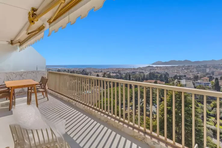 Квартира в Каннах, Франция, 90 м² - фото 1