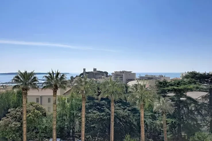 Квартира в Каннах, Франция, 61 м² - фото 1