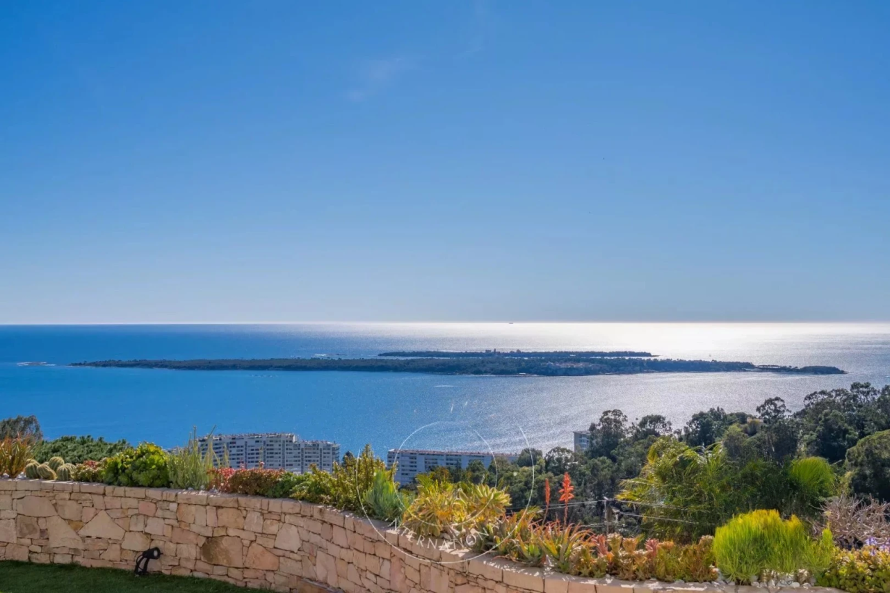 Квартира в Каннах, Франция, 227 м² - фото 2