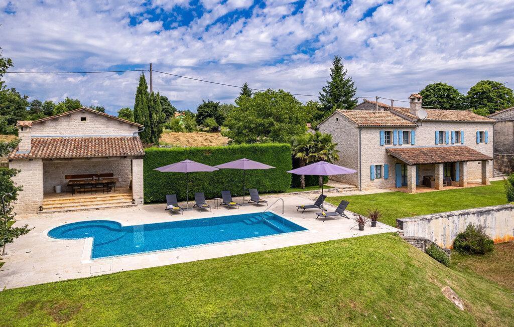 Вилла Pazin, Хорватия, 300 м² - фото 1