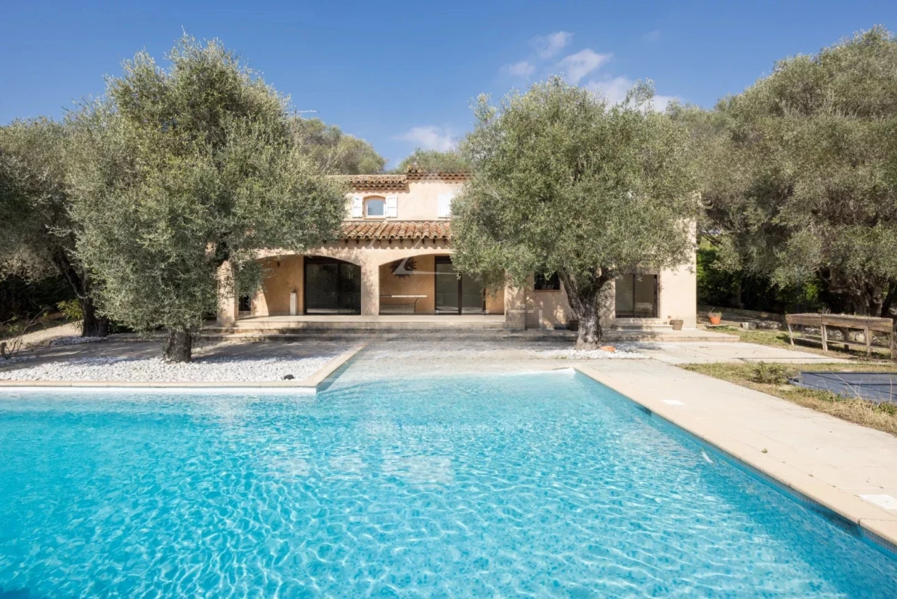 Квартира в Каннах, Франция, 220 м² - фото 1