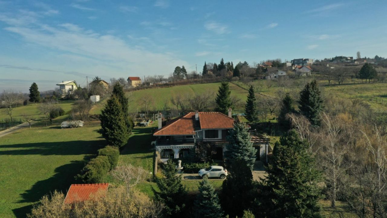 Поместье в Нови-Саде, Сербия, 322 м² - фото 1