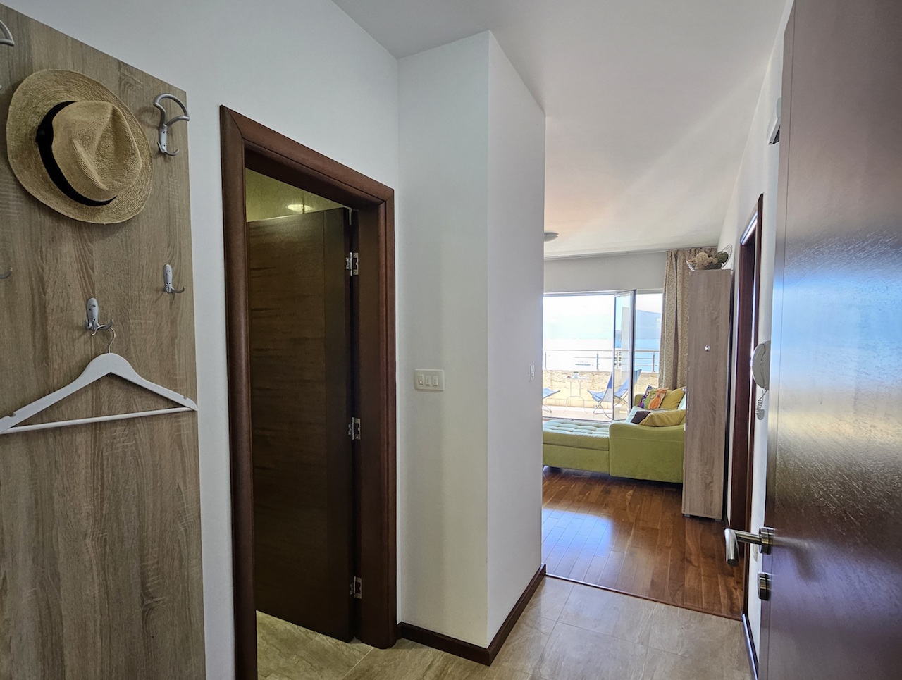 Квартира в Тивате, Черногория, 90 м² - фото 11