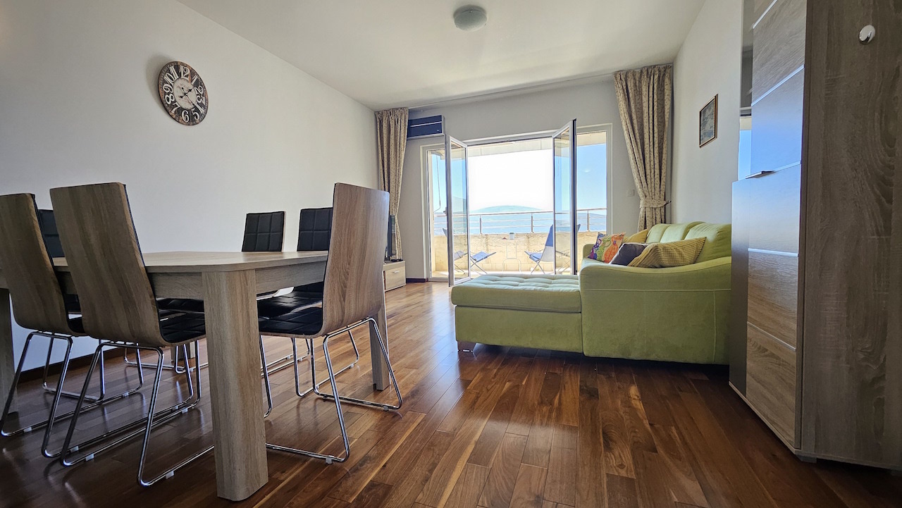 Квартира в Тивате, Черногория, 90 м² - фото 14