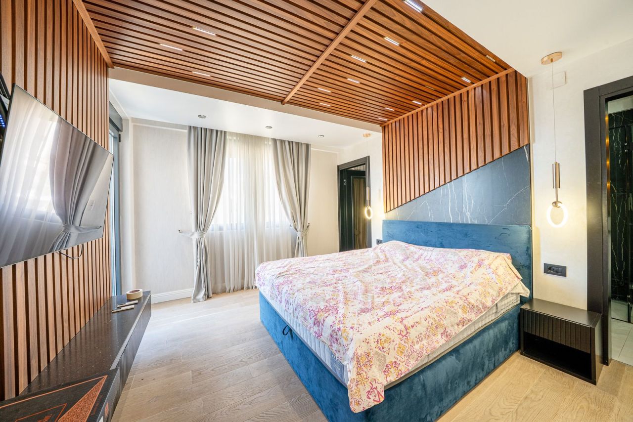 Квартира в Тивате, Черногория, 163 м² - фото 8