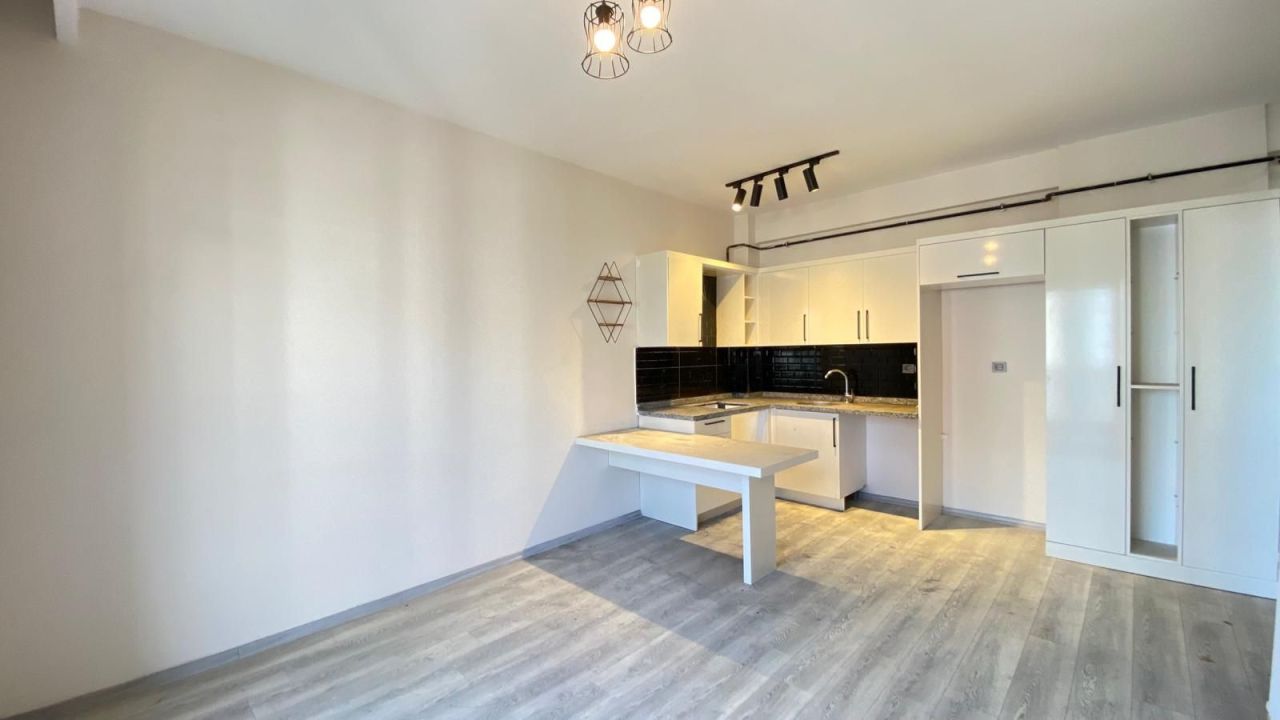 Квартира в Мерсине, Турция, 50 м² - фото 3