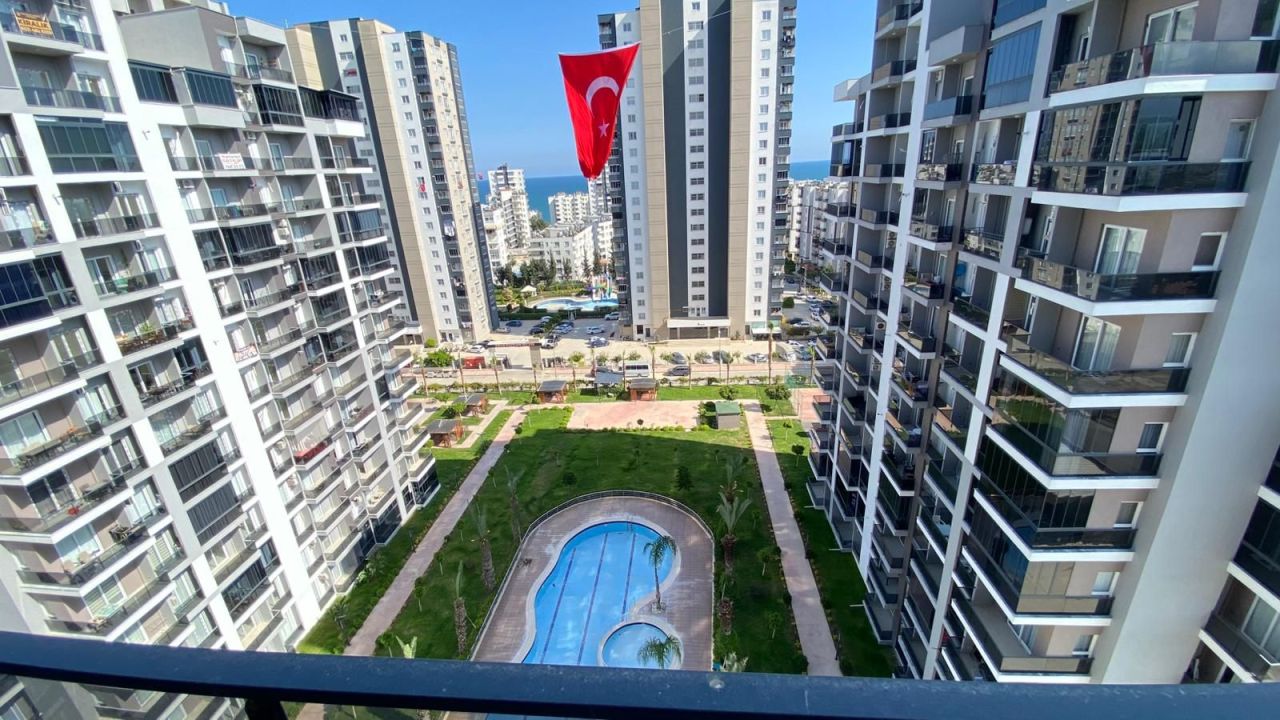 Квартира в Мерсине, Турция, 50 м² - фото 1