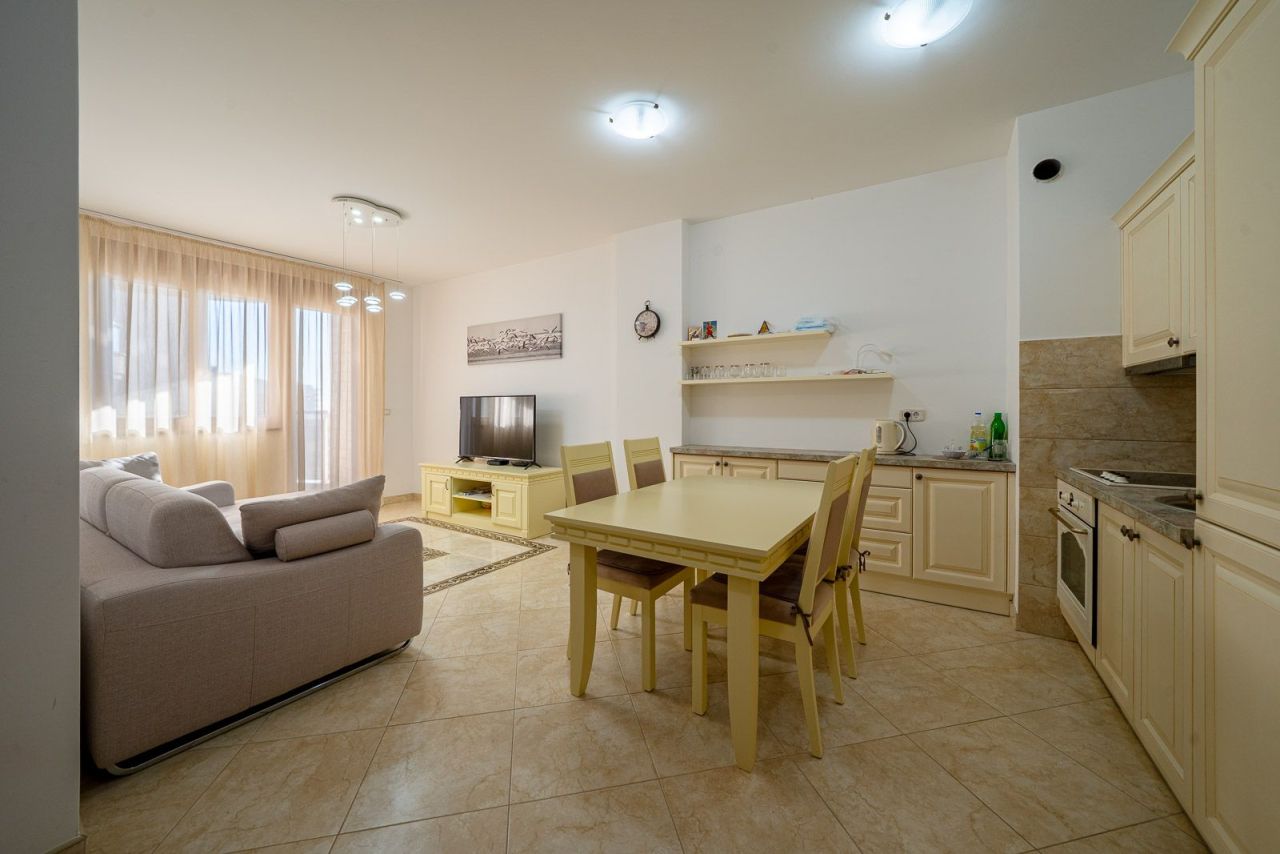 Квартира в Бечичи, Черногория, 53 м² - фото 1