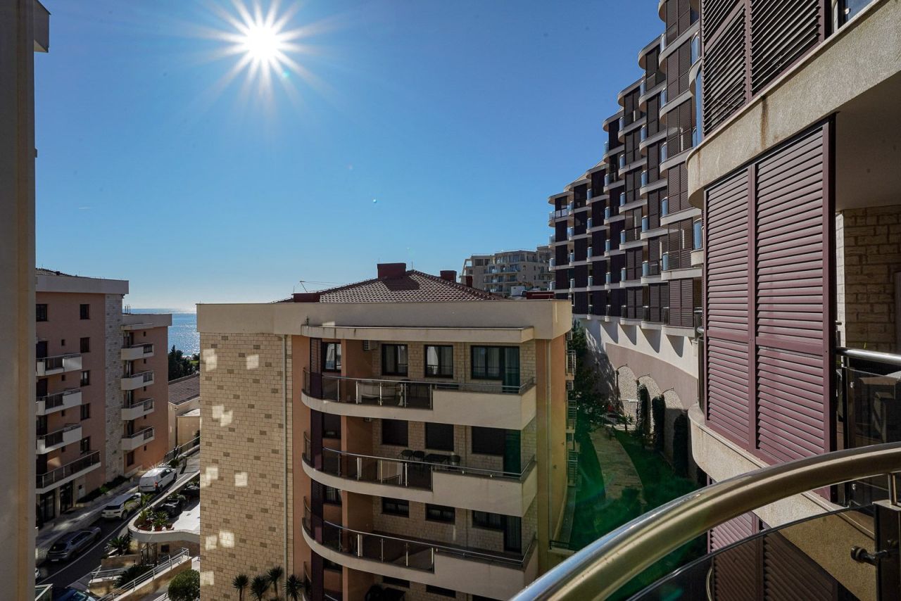 Квартира в Бечичи, Черногория, 53 м² - фото 2