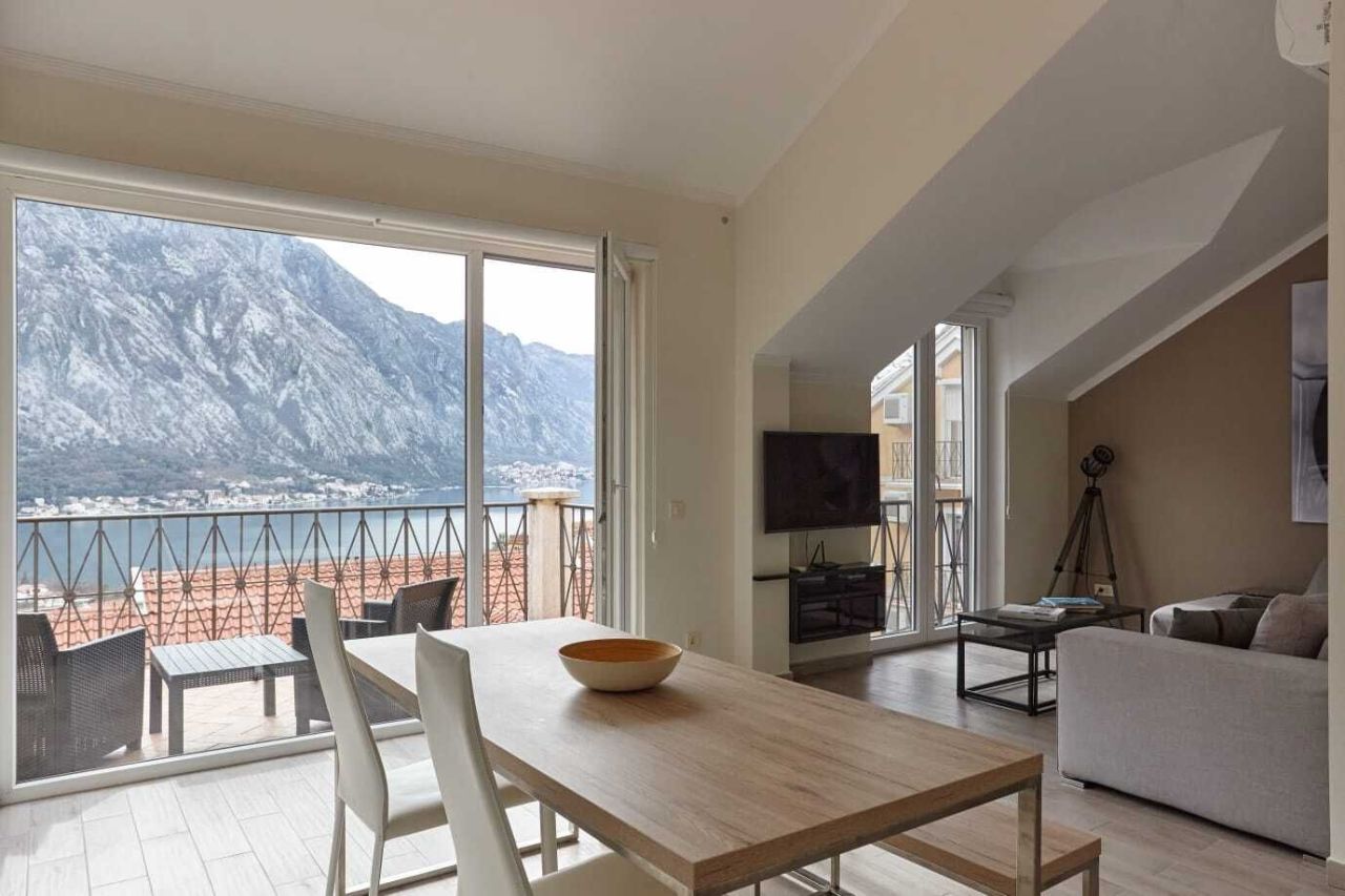 Квартира в Которе, Черногория, 63 м² - фото 1