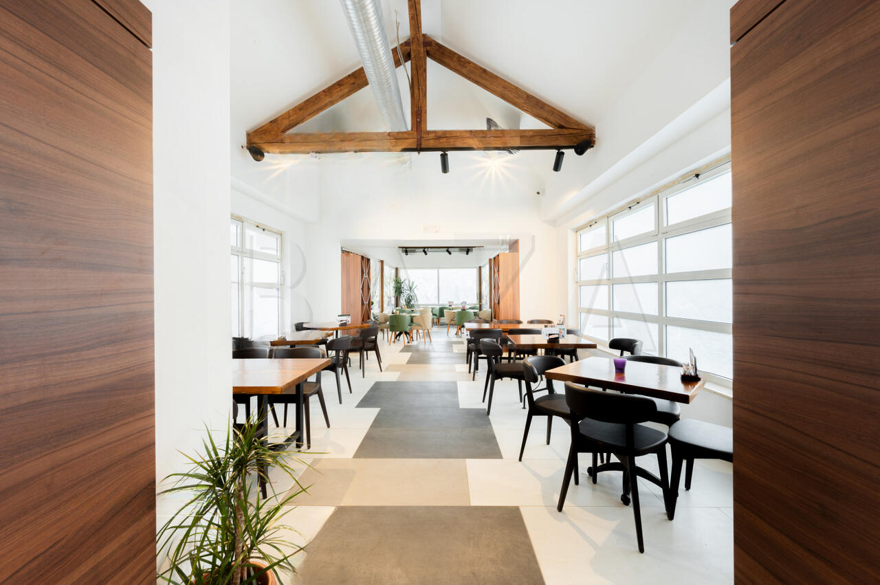 Офис в Любляне, Словения, 247 м² - фото 1