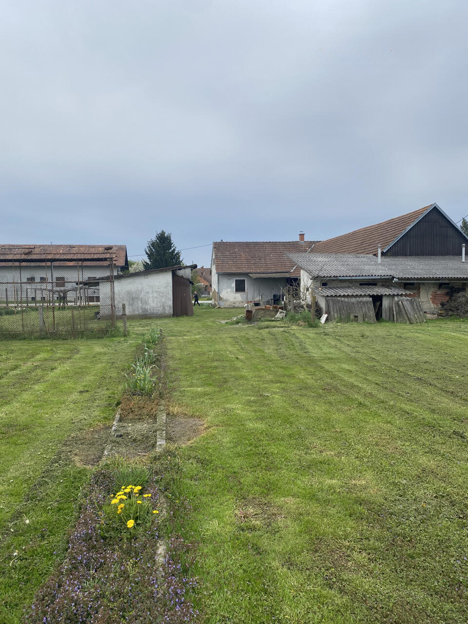 Ферма в Лютомере, Словения, 3 000 м² - фото 1