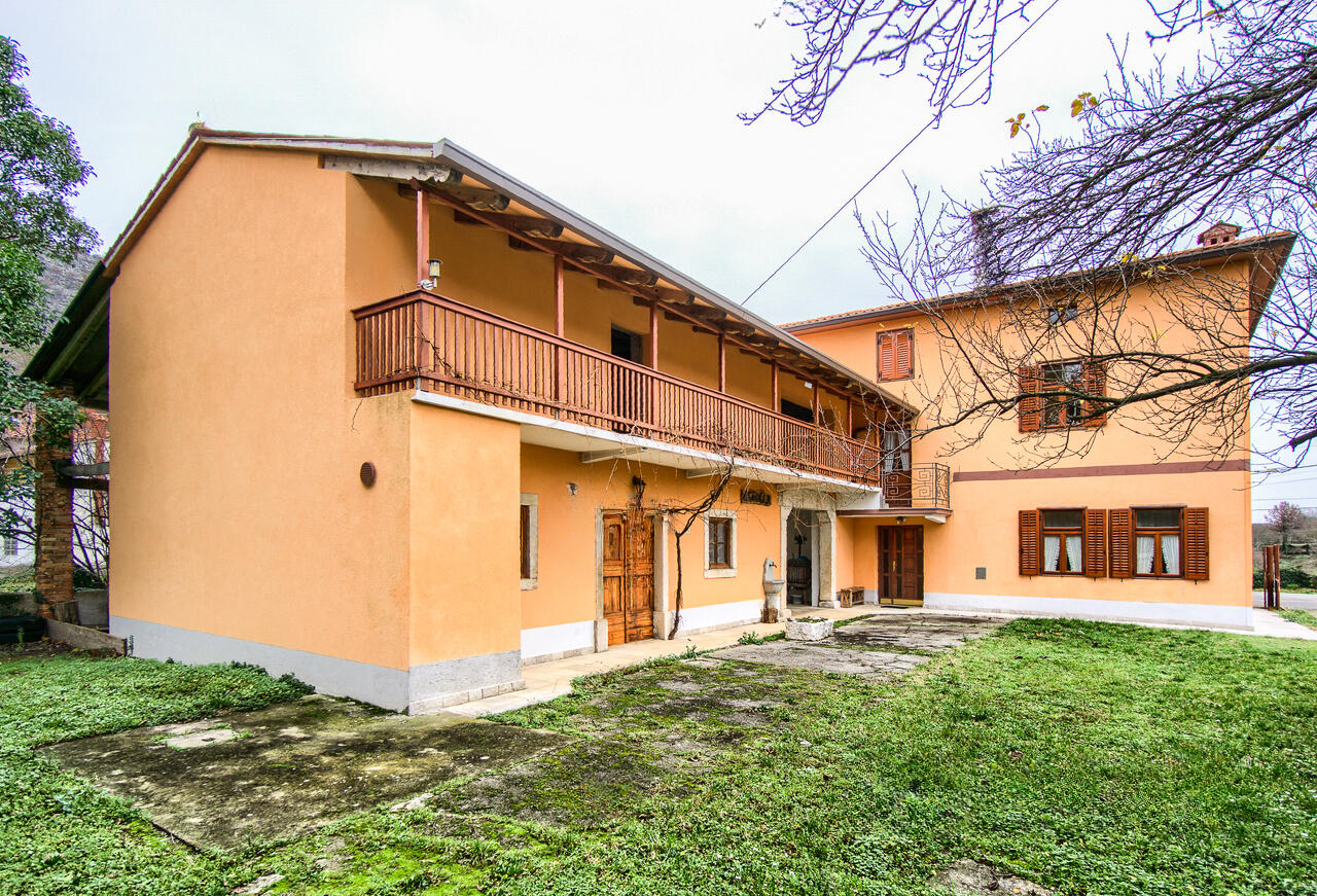 Ферма в Сежане, Словения, 3 327 м² - фото 4