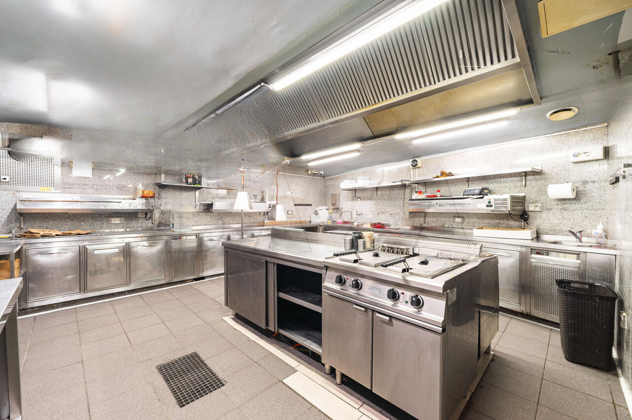 Офис в Любляне, Словения, 383 м² - фото 8