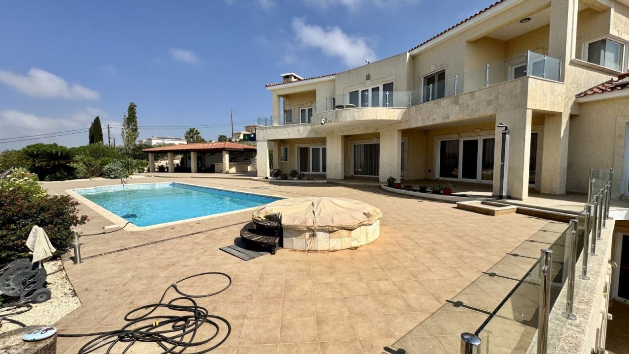 Вилла в Пафосе, Кипр, 345 м² - фото 1