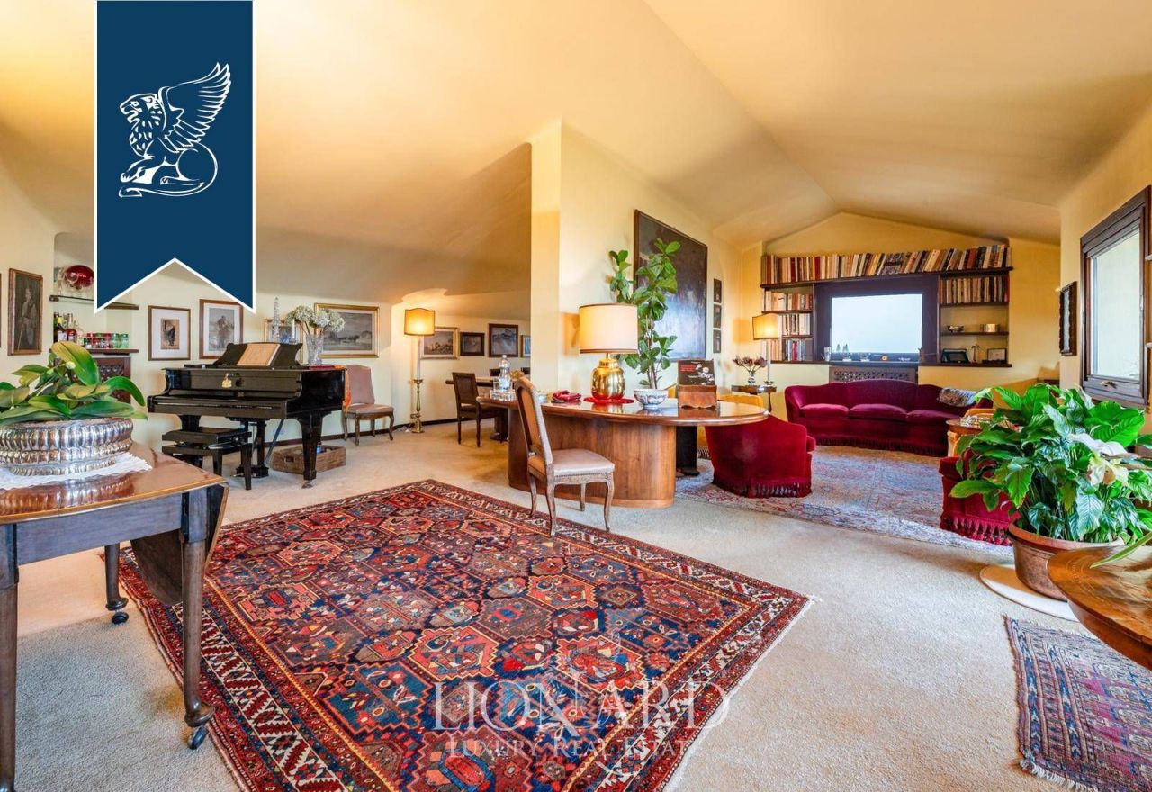 Апартаменты в Бергамо, Италия, 380 м² - фото 1