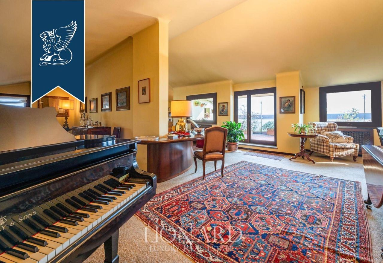 Апартаменты в Бергамо, Италия, 380 м² - фото 2