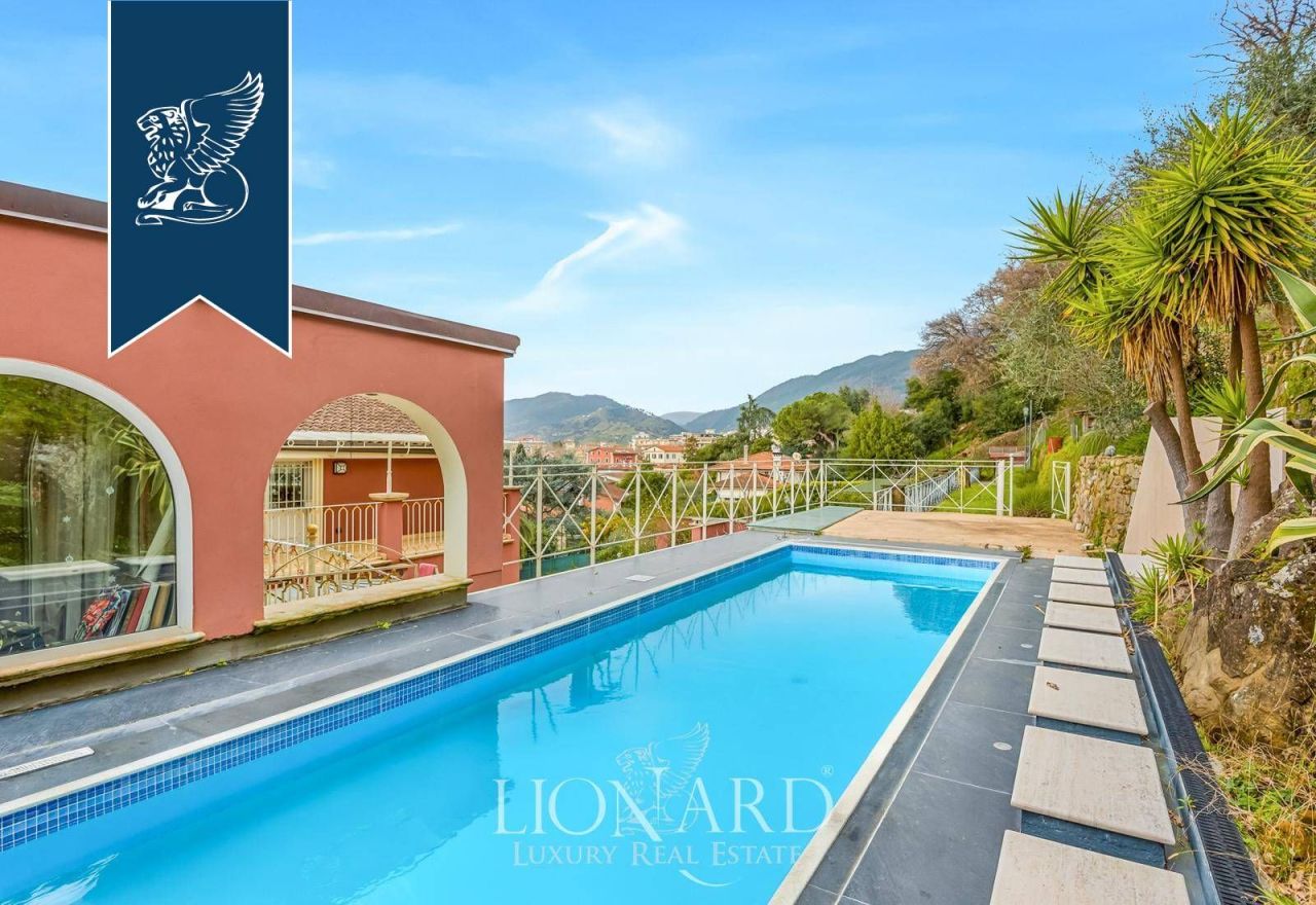 Вилла в Массе, Италия, 900 м² - фото 4