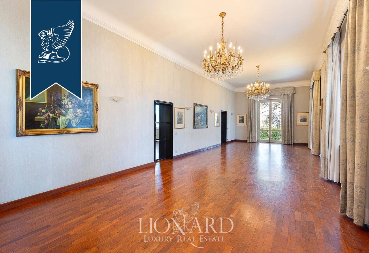 Вилла в Комо, Италия, 2 300 м² - фото 12