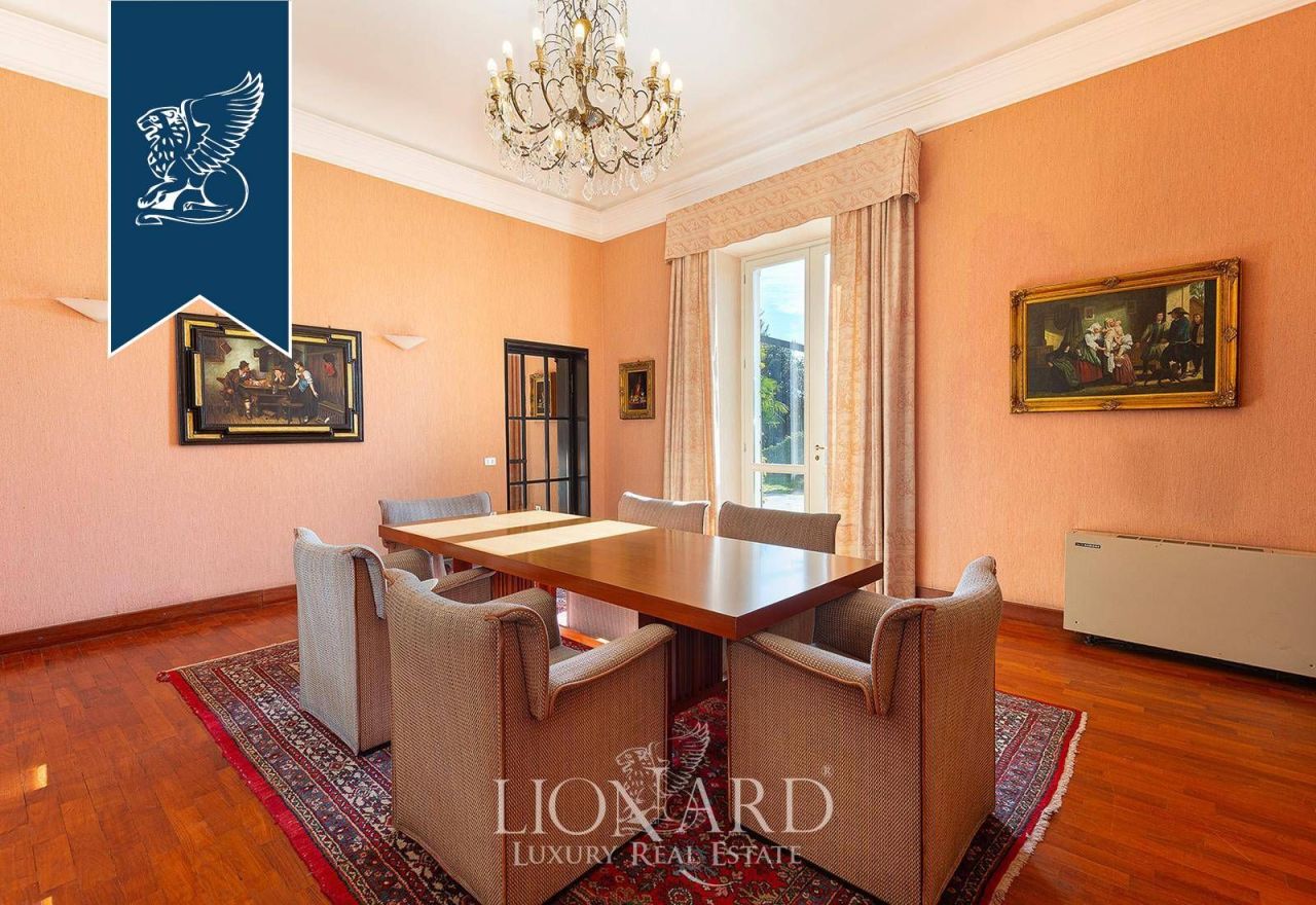 Вилла в Комо, Италия, 2 300 м² - фото 14