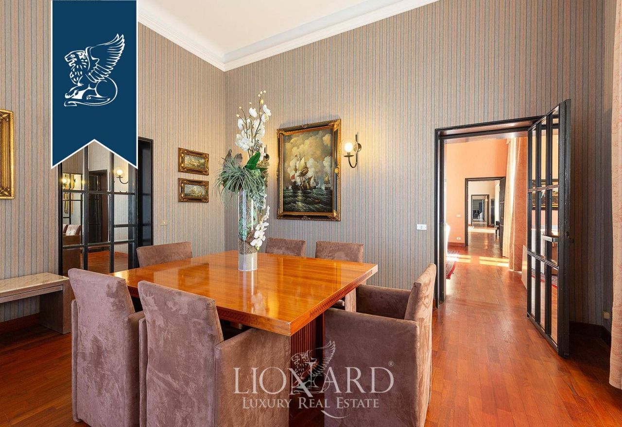 Вилла в Комо, Италия, 2 300 м² - фото 16