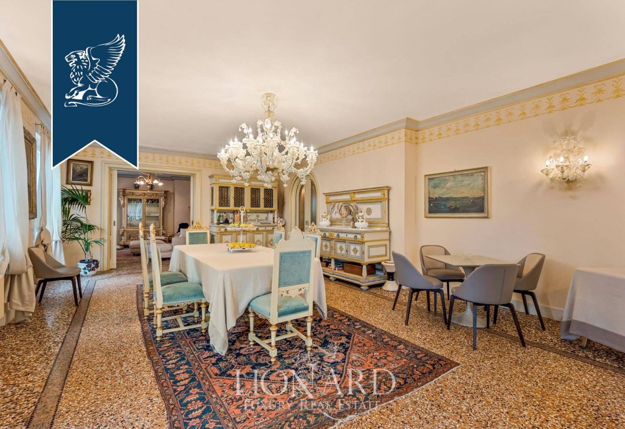 Вилла в Массе, Италия, 900 м² - фото 16