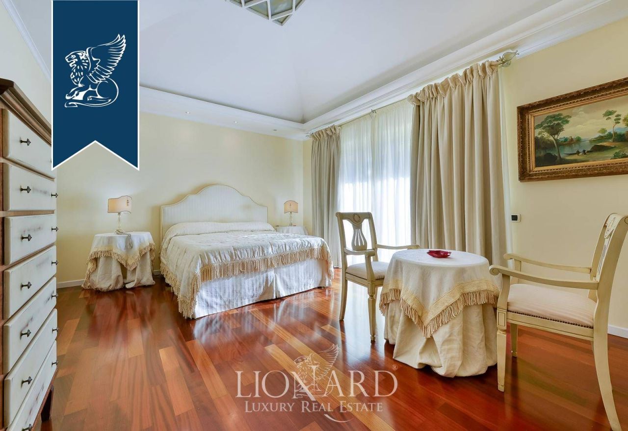 Вилла в Риме, Италия, 682 м² - фото 16