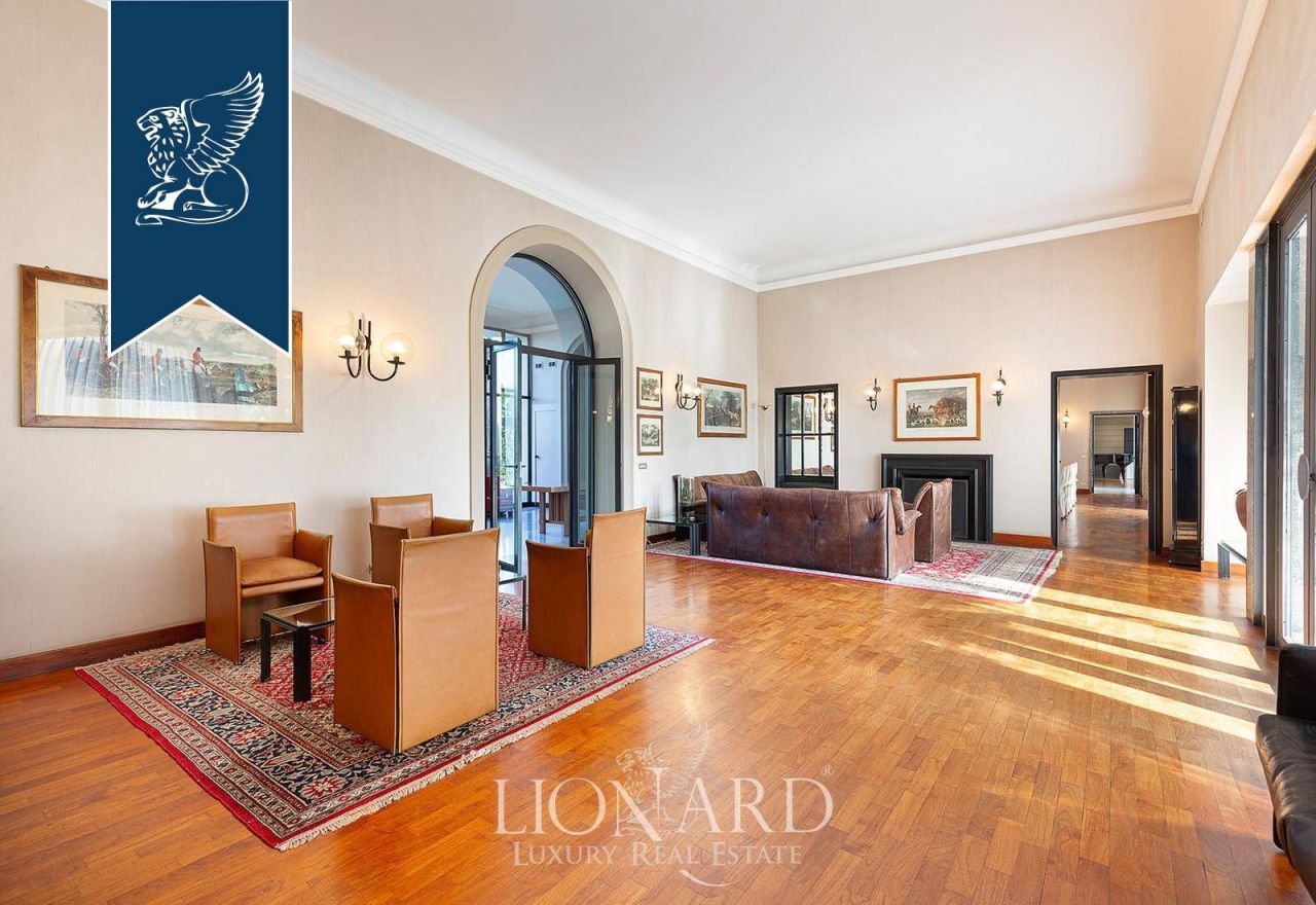Вилла в Комо, Италия, 2 300 м² - фото 19