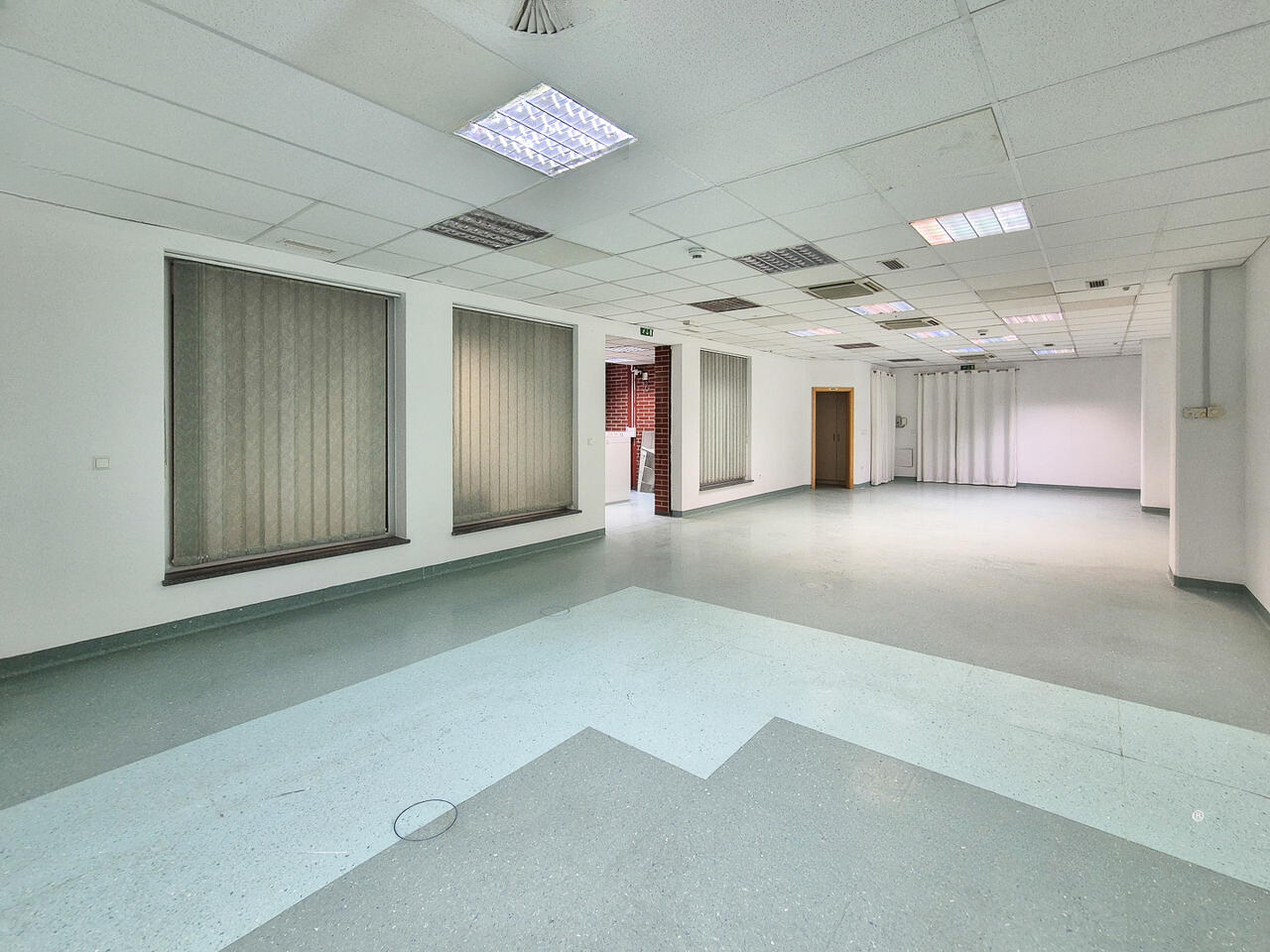 Офис в Любляне, Словения, 130 м² - фото 1
