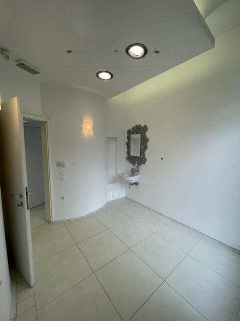 Офис в Любляне, Словения, 38 м² - фото 2