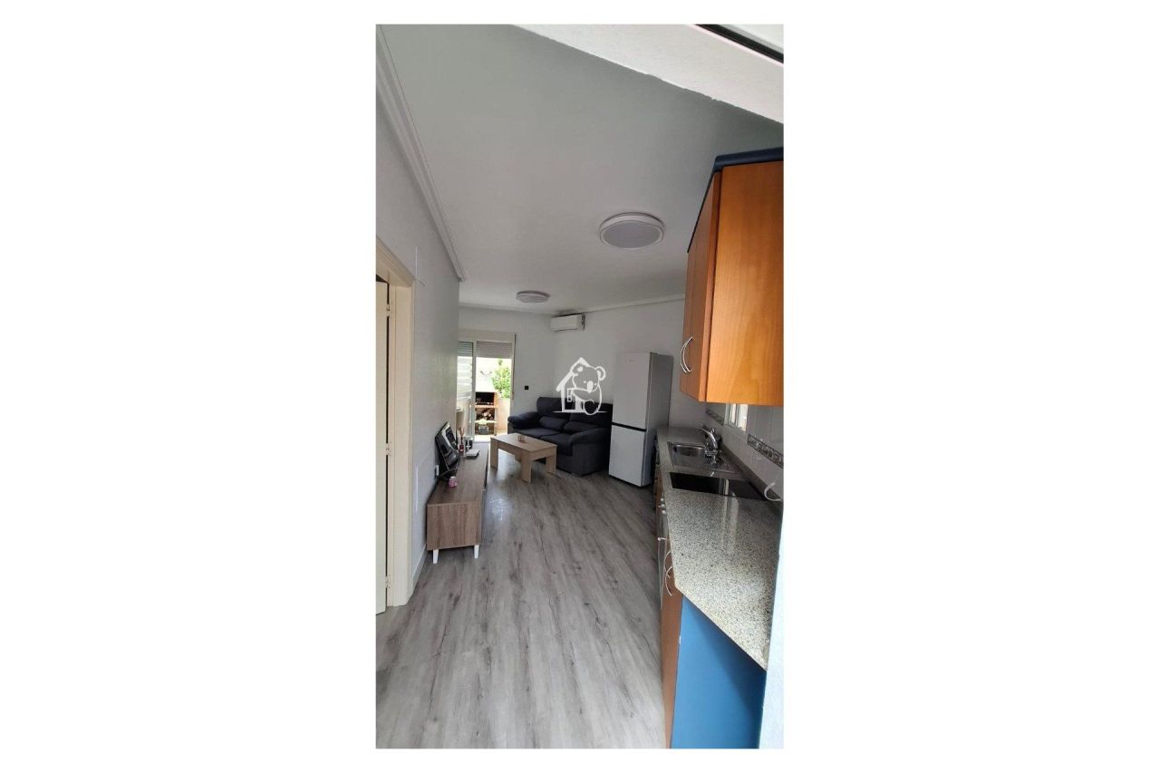 Студия в Сан-Мигель де Салинас, Испания, 45 м² - фото 2