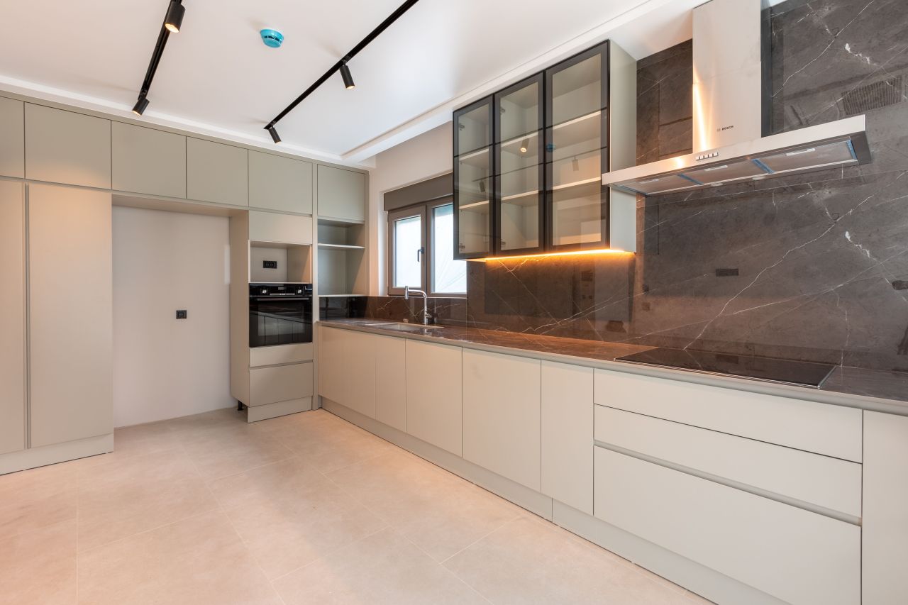 Квартира в Анталии, Турция, 170 м² - фото 1