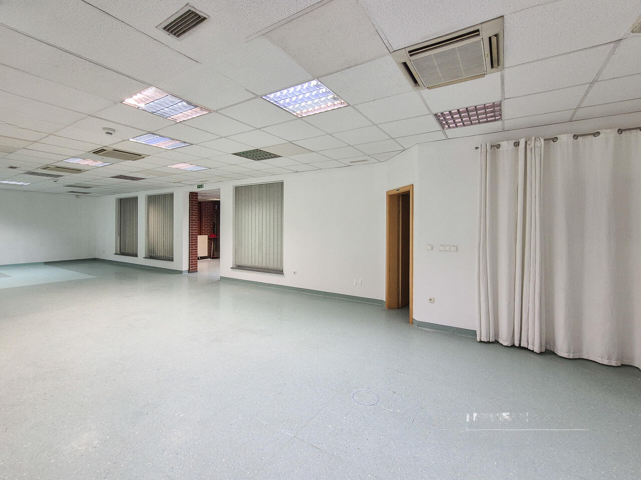 Офис в Любляне, Словения, 130 м² - фото 7